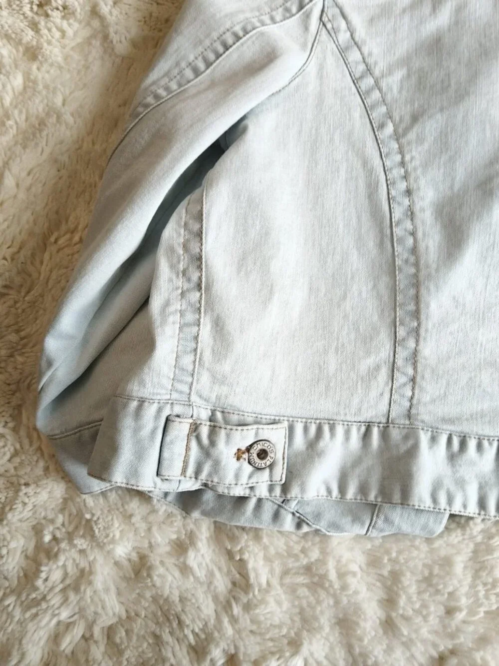 Chico's Platinum Light Wash Denim Jacket - Size 3 (Fits XL / 16) - Picture 8 of 13